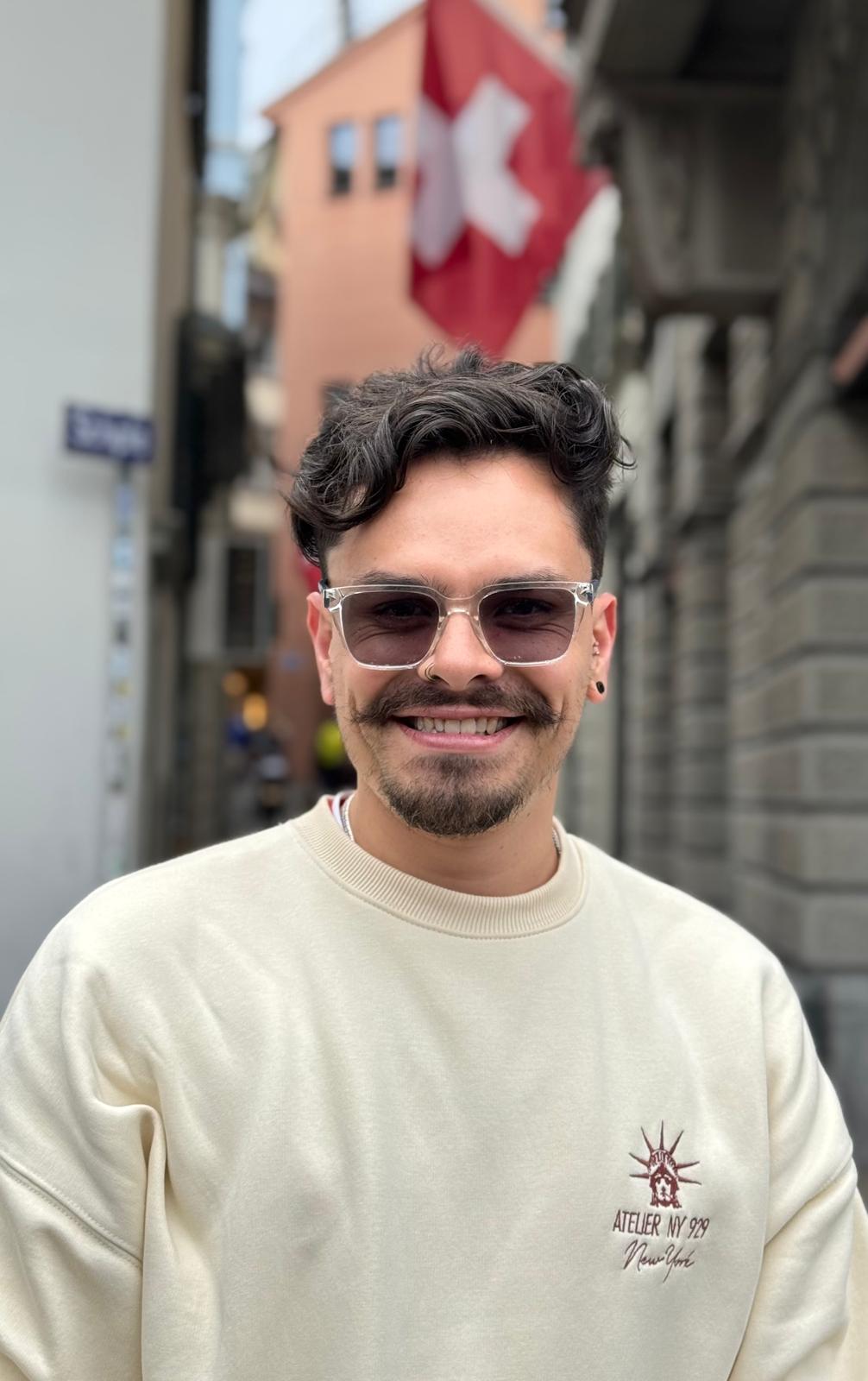 Jhon Mejia — Diseñador de identidad visual y desarrollador web